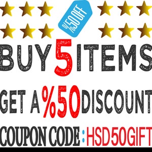 Pu&ograve; includere: Una grafica nera e rossa con il testo "BUY 5 ITEMS GET A %50 DISCOUNT COUPON CODE: HSD50GIFT" con un'etichetta blu che dice "1500 OFF" sopra il testo.
