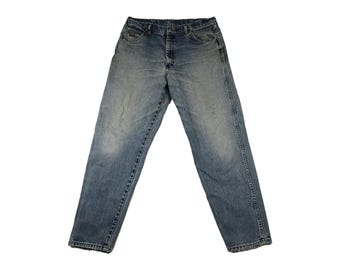 Vintage Wrangler USA Made Jeans Mens Size 36x32 Distressed Medium Wash