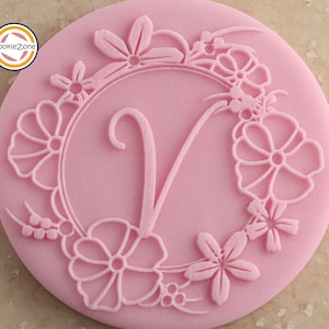 Sello de fondant para repujado/estampado con borde de flor de letra V