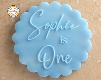 Sello personalizado con nombre y edad (Estilo 1) para grabado en relieve/grabado/cumpleaños/fondant