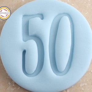 Juego de 50 sellos/cortadores de galletas estilo repujado de Feliz Cumpleaños para fondant