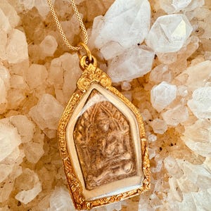 Błogosławiony tajski amulet Buddy (Phrueang) zapewniający ochronę, szczęście, sukces, bogactwo, miłość, zdrowie, prezenty dla niej, dziewczyny, mamy