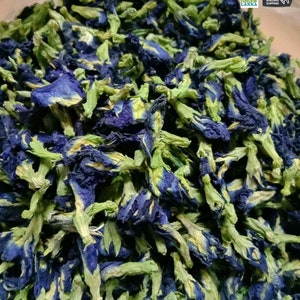 May include: Dried blue butterfly pea flowers, also known as blue pea flowers, are a natural food coloring and herbal tea ingredient. The flowers are a vibrant blue color and have a slightly sweet taste.