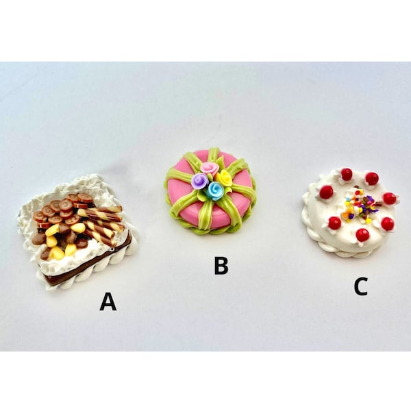 Miniature Dollhouse Cake; Cake Pendant Charm; Cake for Dollhouse; Miniature Cakes for Dollhouse or Roombox; Miniature Dollhouse Food
