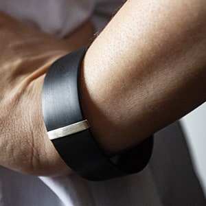 Black Bangle Bracelet made of silver and caoutchouc