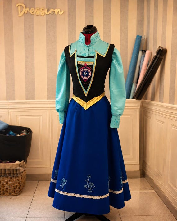 Nordic Traveling Princess Costume Adult Embroidered Blue Satin Gown Musical Theater Fantasy Cosplay Dress