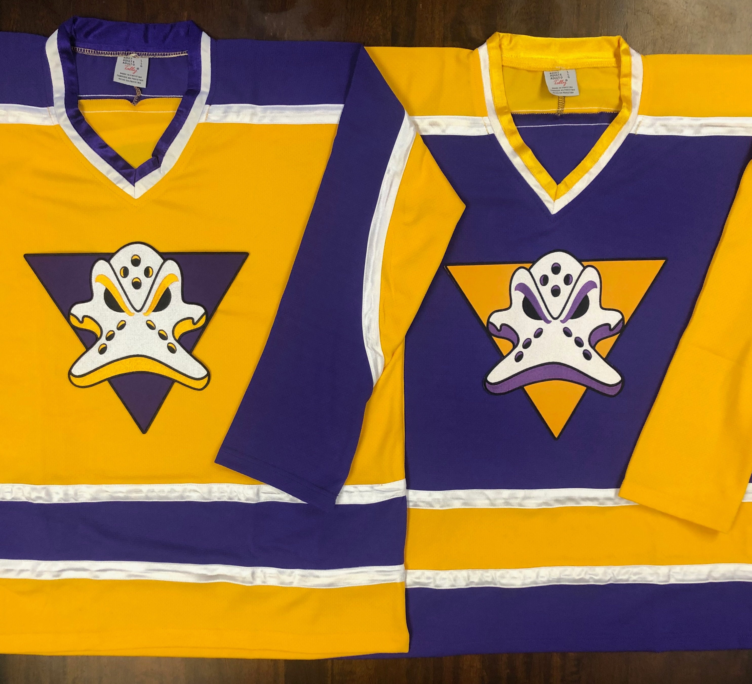 La Kings Player-Issued Training Camp/Practice Jerseys - Purple Thomas 41