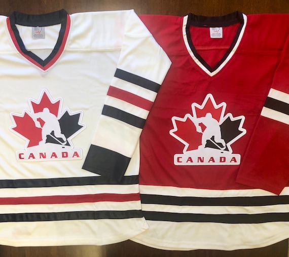 Custom Made in Canada Graphic on Hockey Jersey Customized Name 