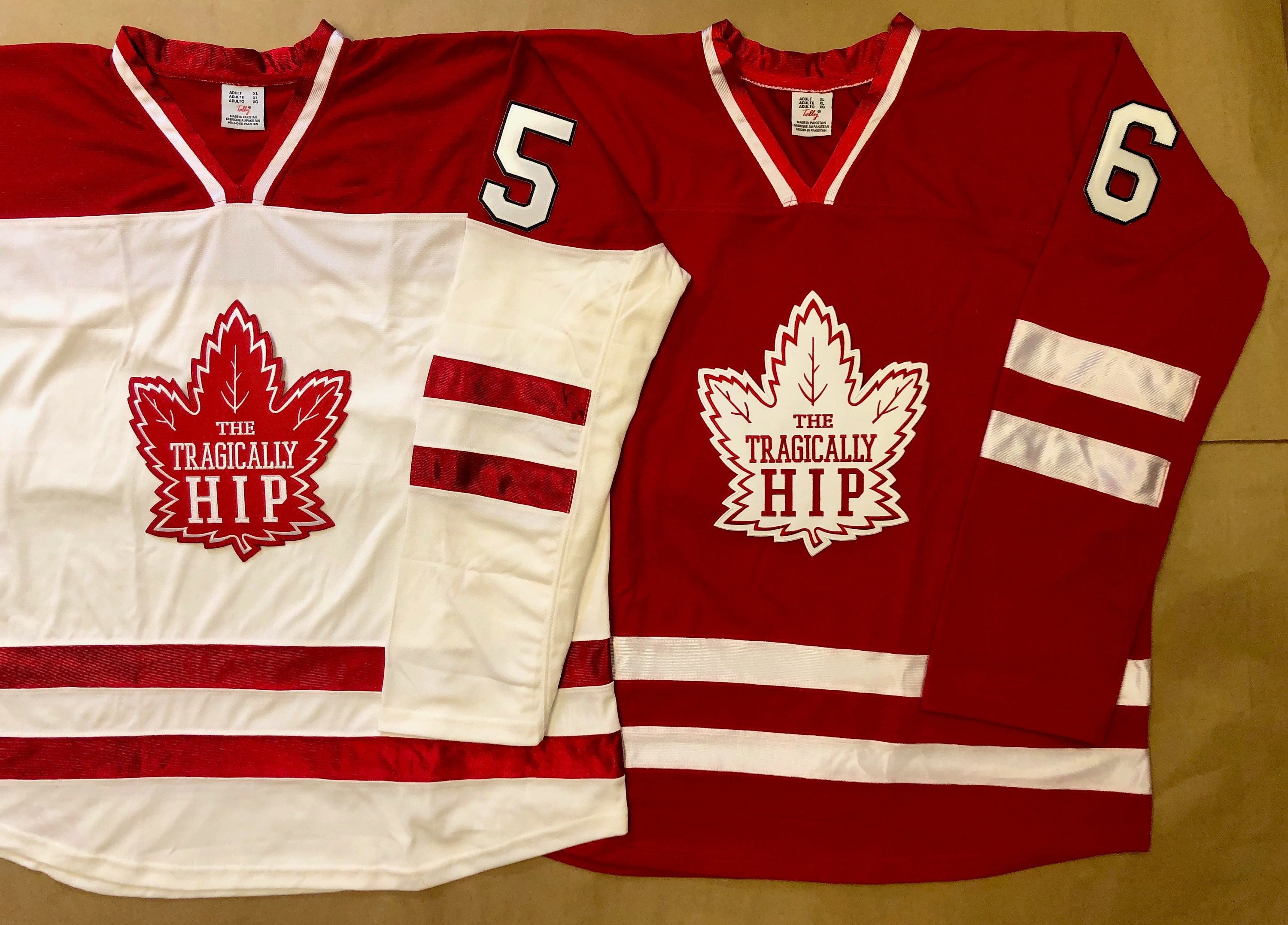 VINTAGE The Tragically Hip Maple Leaf Hockey Jersey (RED) XL/XXL