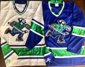 Canucks tell youth lacrosse team to hand over Johnny Canuck jerseys