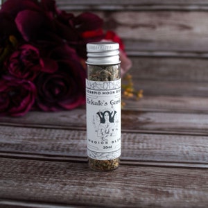 Hekate&#39;s Garden Loose Incense • Witchcraft Supplies and Herbal Blend for Hecate Rituals