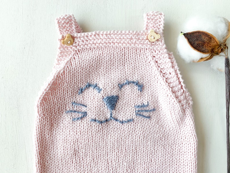 Pink cotton baby bodysuit 0-3 months Knitted cat bodysuit Knitted baby beanie Baby girl gift