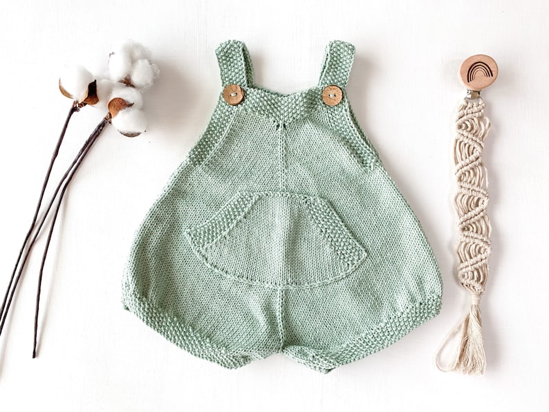 Gift for baby Cotton baby romper 0-6 months Knitted baby romper Macrame pacifier clip with rainbow