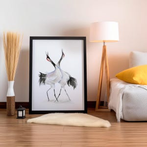 Akvarell väggkonst med dansande trana | Minimalistisk fågeltryck | Zen heminredning | Personlig bröllopspresent | Modern japansk naturkonst bild 9