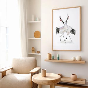 Akvarell väggkonst med dansande trana | Minimalistisk fågeltryck | Zen heminredning | Personlig bröllopspresent | Modern japansk naturkonst bild 5
