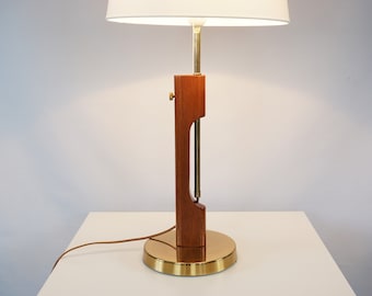 ミッドセンチュリーモダン、チーク材と真鍮の調節可能なテーブルランプ、Bergboms製、1960年代