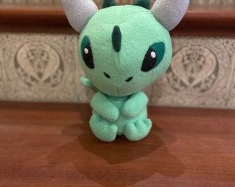Handgemaakte drakenknuffel