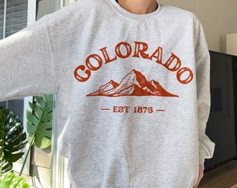 Colorado Crew Neck Sweatshirt Mountain Sweatshirt Hiking Shirt Colorado Gift Aesthetic Clothing Trendy State Shirt Retro Faded Aesthetic
