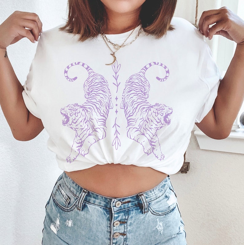 Purple Tiger Shirt Trendy Clothes Tiger Graphic Tee Aesthetic Clothes Oversized Tee Womens Tiger Shirt Vintage Tiger Tee Japanese Aesthetic 
