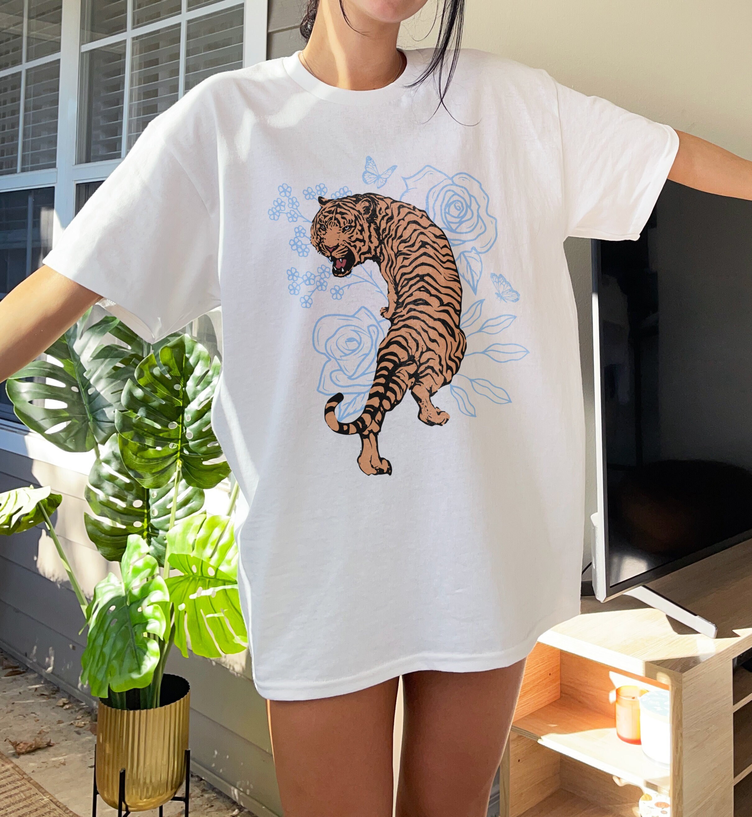 【SCENERITY】Tiger Crop Shirt H&M Divided Dark Gray Tiger Boxy Cropped T-Shirt XS | eBay
