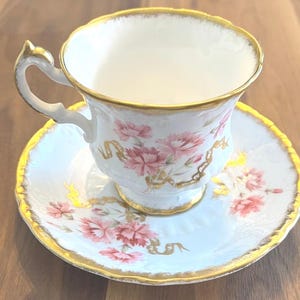 Paragon Majesty the Queen - Etsy
