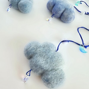 Rain cloud hanging car diffuser, sun catcher adjustable rear view mirror car charm, wool essential oil diffuser