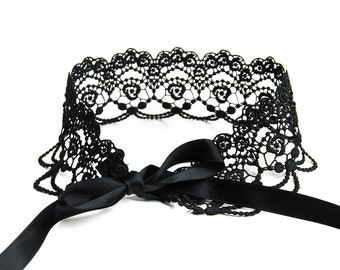 TEATIME CHOKER black - Playful, romantic, black lace choker that is individually tied with double-faced satin ribbons.