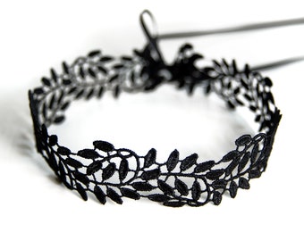 LEAVES CHOKER - Delicate, black lace choker in a leaf design, which is individually closed with two double face satin ribbons