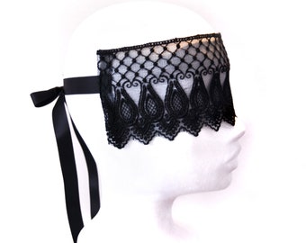 Lesbenfick mit Augenmaske Lesbenfick mit Augenmaske