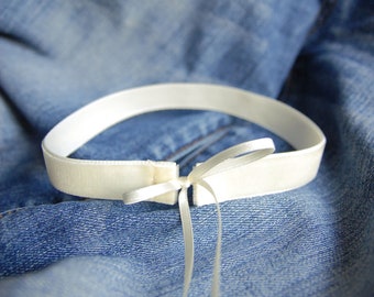 CREAM VELVET CHOKER - Cream colored soft velvet choker that ties individually with two double face satin ribbons