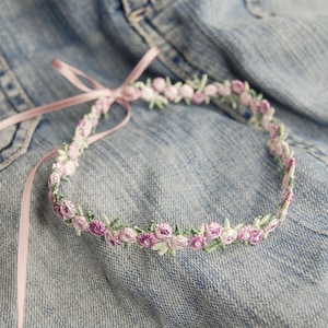 FLOWER TENDRIL LILAC Choker - Playful, romantic choker with flowers in purple pastel tones and satin ribbons for individual tying