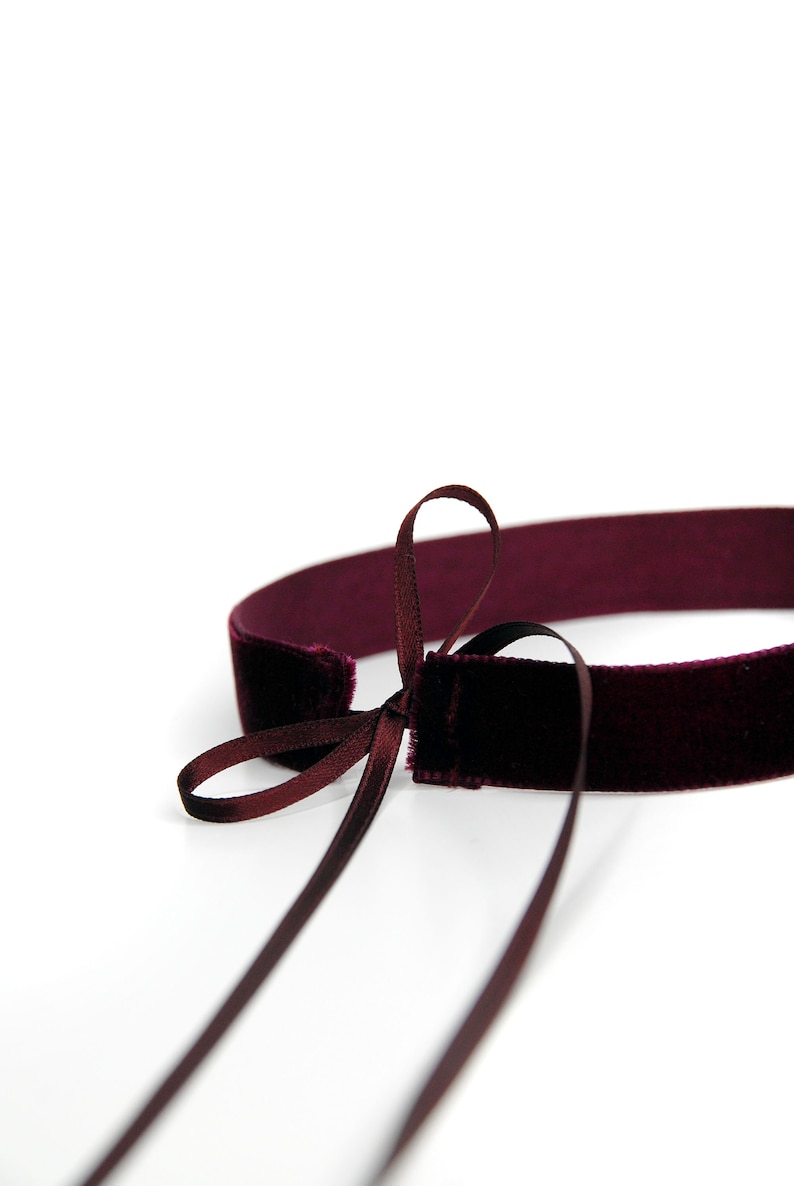 BURGUNDY VELVET CHOKER Elegant, burgundy velvet choker with thin double-face satin ribbons for tying image 4