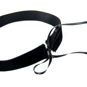 BLACK VELVET CHOKER black, stylish velvet choker with thin satin ribbons for tying image 3