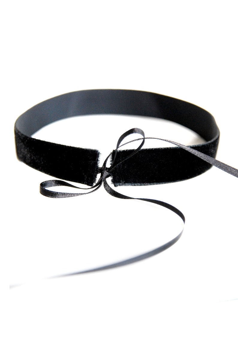 BLACK VELVET CHOKER black, stylish velvet choker with thin satin ribbons for tying image 1