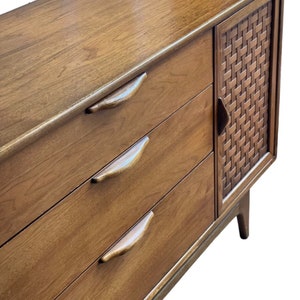 Free Shipping Within Continental US Vintage Mid Century Modern 9 Drawer Dresser. Dovetail Drawers by Lane image 6
