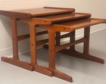 Free and Insured Shipping Within US - Vintage 3 Piece Danish Style Mid Century Modern MCM Nesting Table Stand
