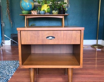 Free and Insured Shipping Within US - Vintage Mid Century Modern Table Stand