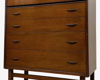 Free shipping within Continental US - Mid Century Modern Bassett Furniture 4 Drawer Dresser with Dovetail Construction and Brass-Toned Pulls