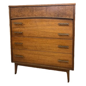 1970s Vintage Mid Century Modern Walnut Dresser 4 Drawers Dovetailed Drawers Burl Front Accent image 2