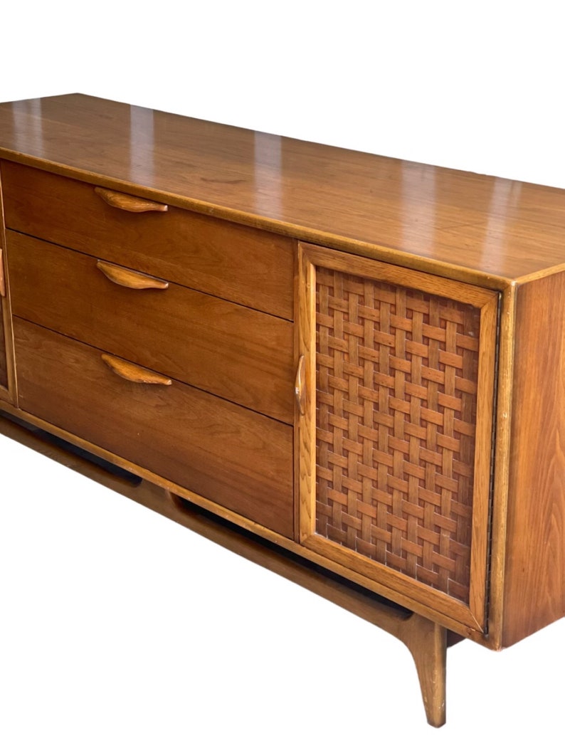 Free Shipping Within Continental US Vintage Mid Century Modern 9 Drawer Dresser. Dovetail Drawers by Lane image 3