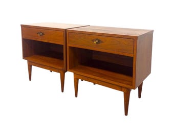 Free shipping within continental US - Vintage Mid-Century Modern End Table Set With Diamond Parquet Accent Inlay and Dovetailed Drawers