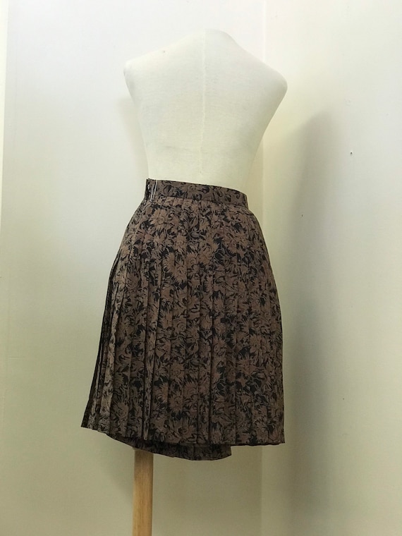 Vintage Midi Floral Pleated 2 Tier Beige Skirt - image 3
