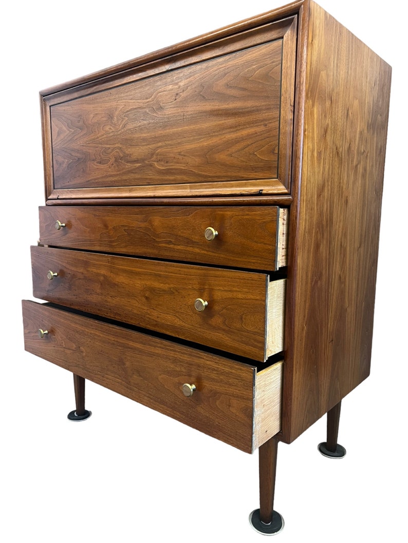 Free Shipping Within Continental US Vintage Mid Century Modern 5 Drawer Dresser Dovetail Drawers Drexel image 5