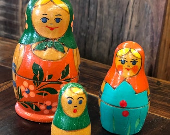 Vintage MCM Wooden Nesting Dolls Handpainted Handmade Cute Charming Cottagecore Danish Russian Made In USSR Decor Figurines Small