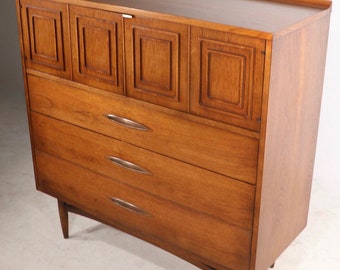 Free Shipping Within Continental US - Vintage Mid Century Modern Dresser With Dovetail Drawers Cabinet Storage