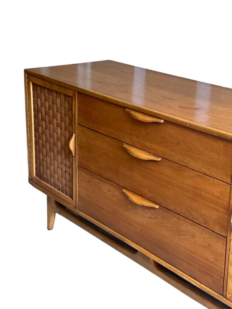 Free Shipping Within Continental US Vintage Mid Century Modern 9 Drawer Dresser. Dovetail Drawers by Lane image 5
