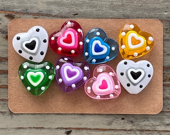 Perline a forma di cuore in vetro lavorato a lume multicolore con smalto