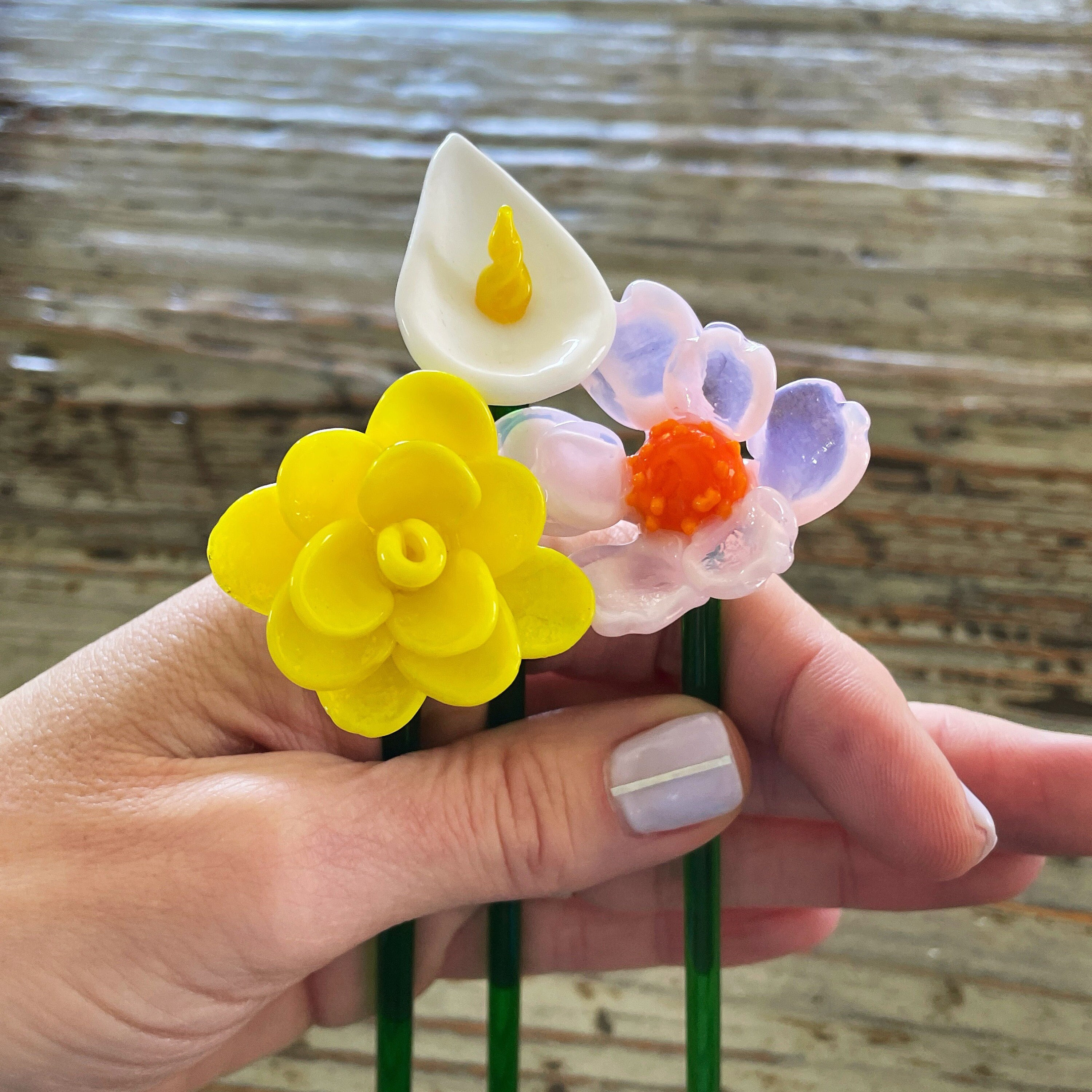 ガラスの花の茎 - 美しいランプワークの花 6インチ - Etsy 日本