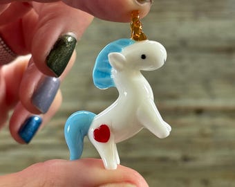 Unicornio de vidrio soplado, exhibición, decoración, figura