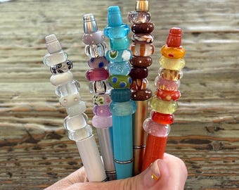 Bolígrafos con cuentas de vidrio, cuentas de lampwork sobre bolígrafo negro
